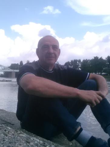 József, 65 éves lovasberényi társkereső férfi profil fotója