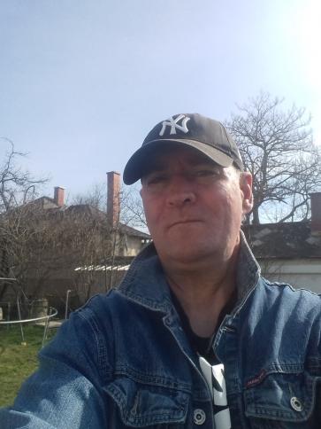 Tamás, 50 éves kislángi társkereső férfi profil fotója Tamás, 50 éves kislángi társkereső férfi profil fotója