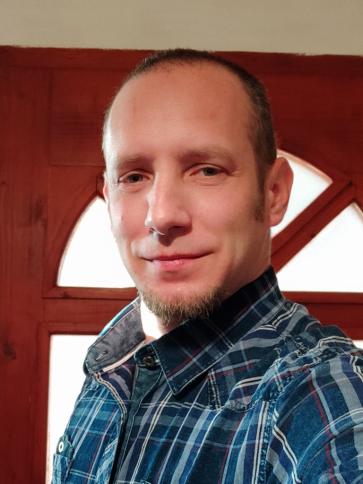Róbert, 43 éves cserépfalui társkereső férfi profil fotója