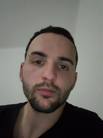 Péter, 31 éves kapuvári társkereső férfi profil fotója