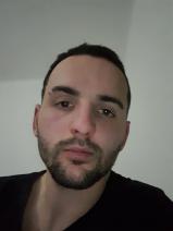 Sziasztok! Péter vagyok. Fiatal kapuvári párkereső lányokkal chatelnék.