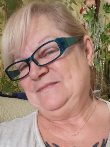 Zsuzsi, 67 éves szolnoki társkereső nő profil fotója