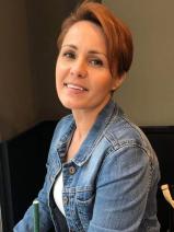 Sziasztok! Marianna vagyok. Diplomás ajaki társkereső nőket keresek ismerkedési célból.