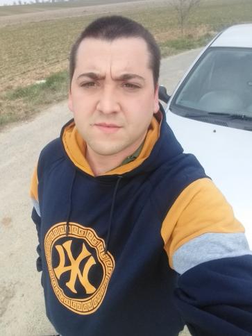 Józsi, 30 éves nagybajomi társkereső férfi profil fotója