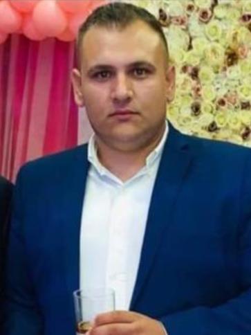 Roland, 31 éves tapolcai társkereső férfi profil fotója Roland, 31 éves tapolcai társkereső férfi profil fotója