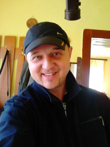Zsigmond, 47 éves dombóvári társkereső férfi profil fotója Zsigmond, 47 éves dombóvári társkereső férfi profil fotója