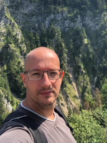 Krisztián, 47 éves székesfehérvári társkereső férfi profil fotója