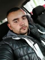 Sziasztok! Róbert vagyok. Online encsi randizni vágyó nők kattinsatok a kedvenc gombra.