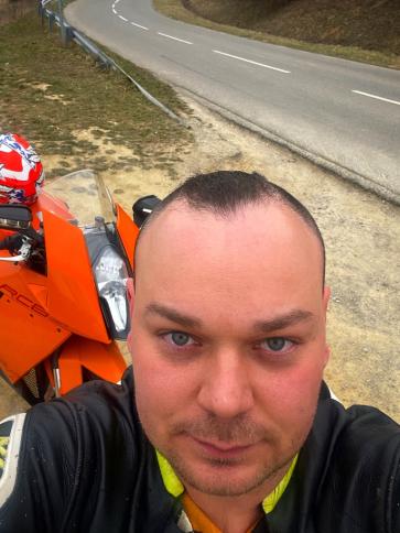 Laci, 34 éves szentlőrinci társkereső férfi profil fotója Laci, 34 éves szentlőrinci társkereső férfi profil fotója