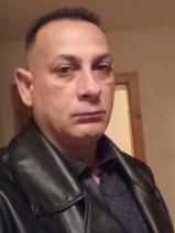 Sziasztok! Tamas vagyok. Ingyenesen megismerhető barcsi nőkkel randiznék.