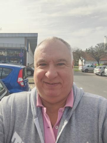 Róbert, 55 éves zalaegerszegi társkereső férfi profil fotója Róbert, 55 éves zalaegerszegi társkereső férfi profil fotója