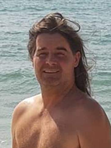 László, 56 éves csobaji társkereső férfi profil fotója László, 56 éves csobaji társkereső férfi profil fotója