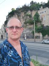 Sziasztok! Gábor vagyok. Komoly nagybánhegyesi párkereső nők jelentkezését várom.