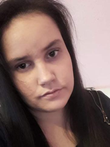 Kinga, 23 éves miskolci társkereső nő profil fotója Kinga, 23 éves miskolci társkereső nő profil fotója