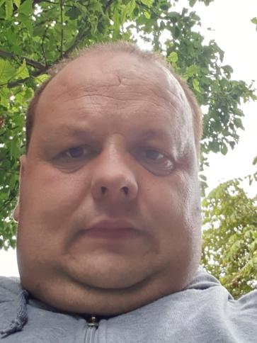 Viktor, 42 éves balatonfőkajári társkereső férfi profil fotója