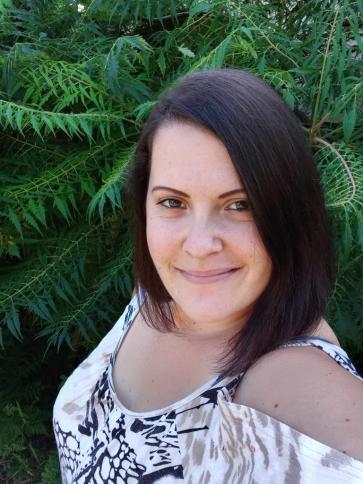Vivi, 31 éves kunhegyesi társkereső nő profil fotója