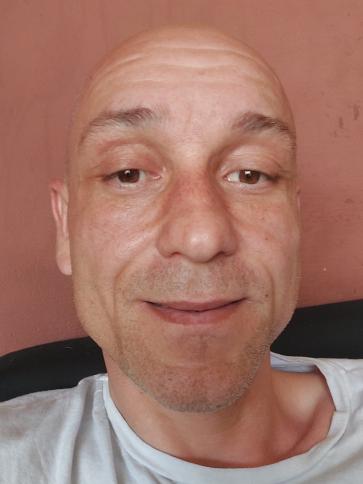 Zsolt, 43 éves kisbéri társkereső férfi profil fotója Zsolt, 43 éves kisbéri társkereső férfi profil fotója