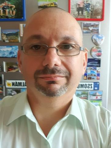 Kálmán, 43 éves százhalombattai társkereső férfi profil fotója