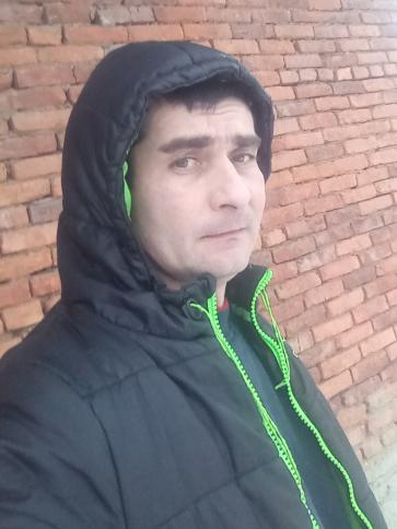 Alex, 41 éves encsi társkereső férfi profil fotója