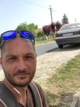 Sziasztok! Roby vagyok. Komoly görgetegi párkereső nők jelentkezését várom.