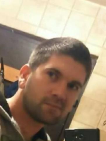 Emil, 35 éves abasári társkereső férfi profil fotója