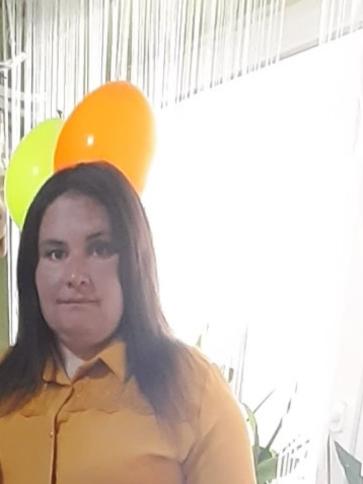 Anett, 32 éves álmosdi társkereső nő profil fotója