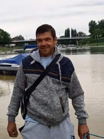 Zsolt, 46 éves lébényi társkereső férfi profil fotója