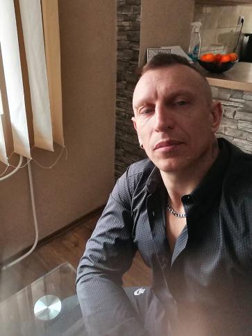 Tibi, 50 éves mezőkövesdi társkereső férfi profil fotója Tibi, 50 éves mezőkövesdi társkereső férfi profil fotója
