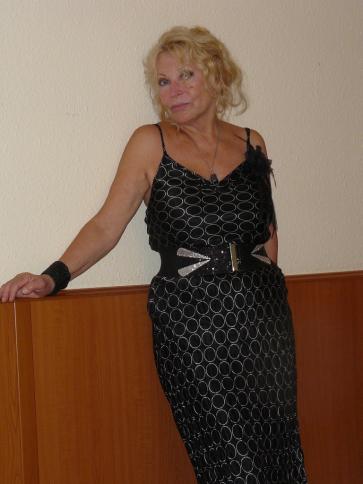Éva, 71 éves kecskeméti társkereső férfi profil fotója