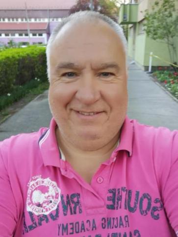Róbert, 55 éves zalaegerszegi társkereső férfi profil fotója Róbert, 55 éves zalaegerszegi társkereső férfi profil fotója