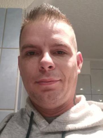 Gyuri, 41 éves tápiószentmártoni társkereső férfi profil fotója