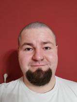 Sziasztok! Krisztián vagyok. Fiatal abaligeti párkereső lányokkal chatelnék.