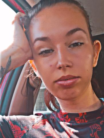 Vivien, 22 éves komáromi társkereső nő profil fotója
