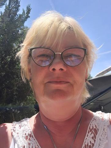 Andrea, 57 éves örkényi társkereső nő profil fotója