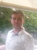Sziasztok! Gábor vagyok. Komoly újbaroki párkereső nők jelentkezését várom.