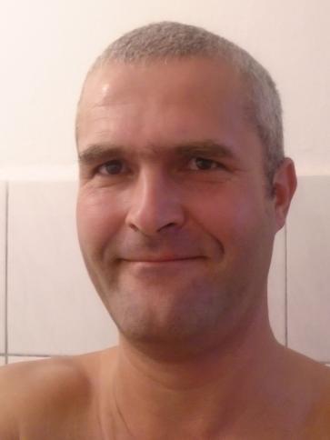 Gábor, 45 éves várpalotai társkereső férfi profil fotója