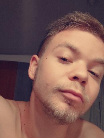 Bence, 24 éves svájci társkereső férfi profil fotója