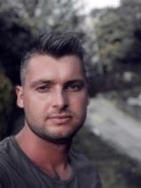 Sziasztok! Róbert vagyok. Komoly újbaroki párkereső nők jelentkezését várom.