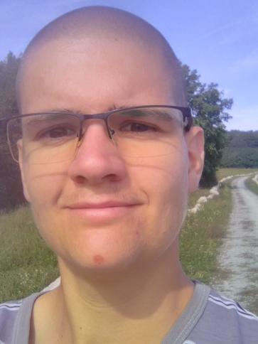 Valentin, 29 éves soproni társkereső férfi profil fotója
