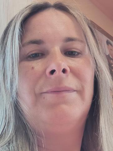 Edina, 45 éves aldebrői társkereső nő profil fotója