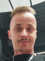 Sziasztok! Roland vagyok. Komoly tiszajenői párkereső nők jelentkezését várom.
