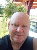 Sziasztok! Imre vagyok. Komoly zaránki párkereső nők jelentkezését várom.