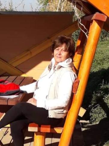 Kata, 66 éves monori társkereső nő profil fotója