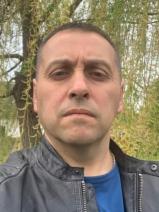 Sziasztok! Jozsef vagyok. Komoly konyári párkereső nők jelentkezését várom.
