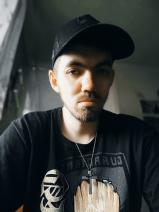 Sziasztok! Miklos vagyok. Komoly egyedi párkereső nők jelentkezését várom.