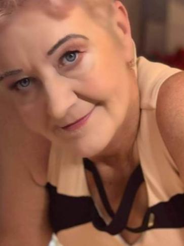 Éva, 58 éves boldogi társkereső nő profil fotója