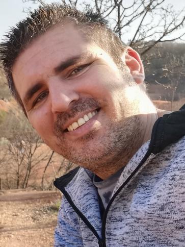 Zolika, 38 éves ácsi társkereső férfi profil fotója