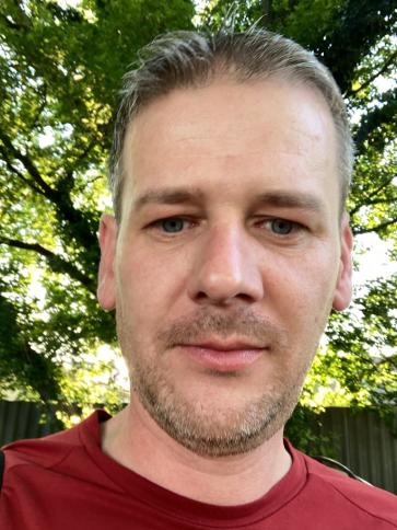 Dávid, 43 éves monori társkereső férfi profil fotója
