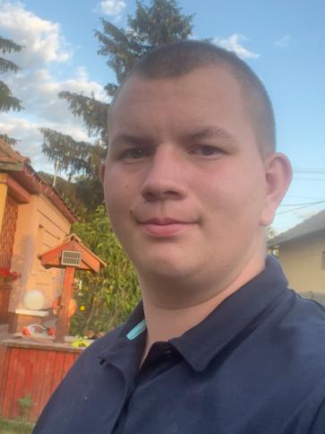 Róbert, 24 éves tápiósági társkereső férfi profil fotója