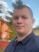 Sziasztok! Róbert vagyok. Komoly tápiósági párkereső nők jelentkezését várom.